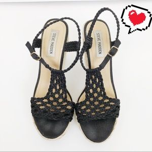 Steve Madden Black Wedge Sandal. Size 9M. D135